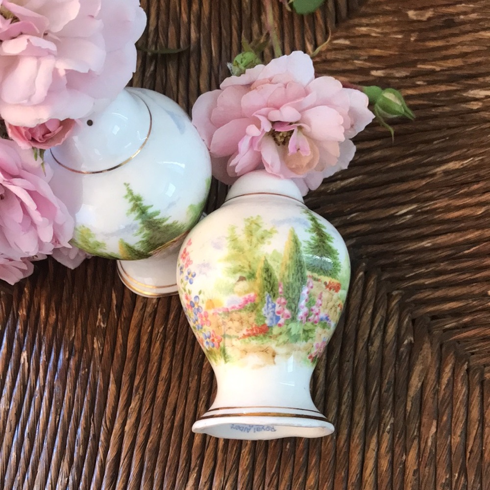 🌸🌸 ROYAL ALBERT- As supplied to her majesty the Queen Mary 💕 1927-1935 💕